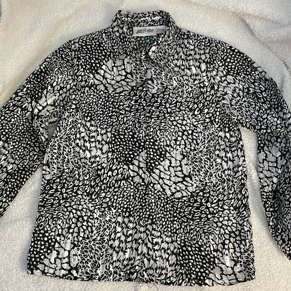 Yves St. Clair Button Down Blouse Black & White Animal Print | Size 8 - Picture 3 of 9